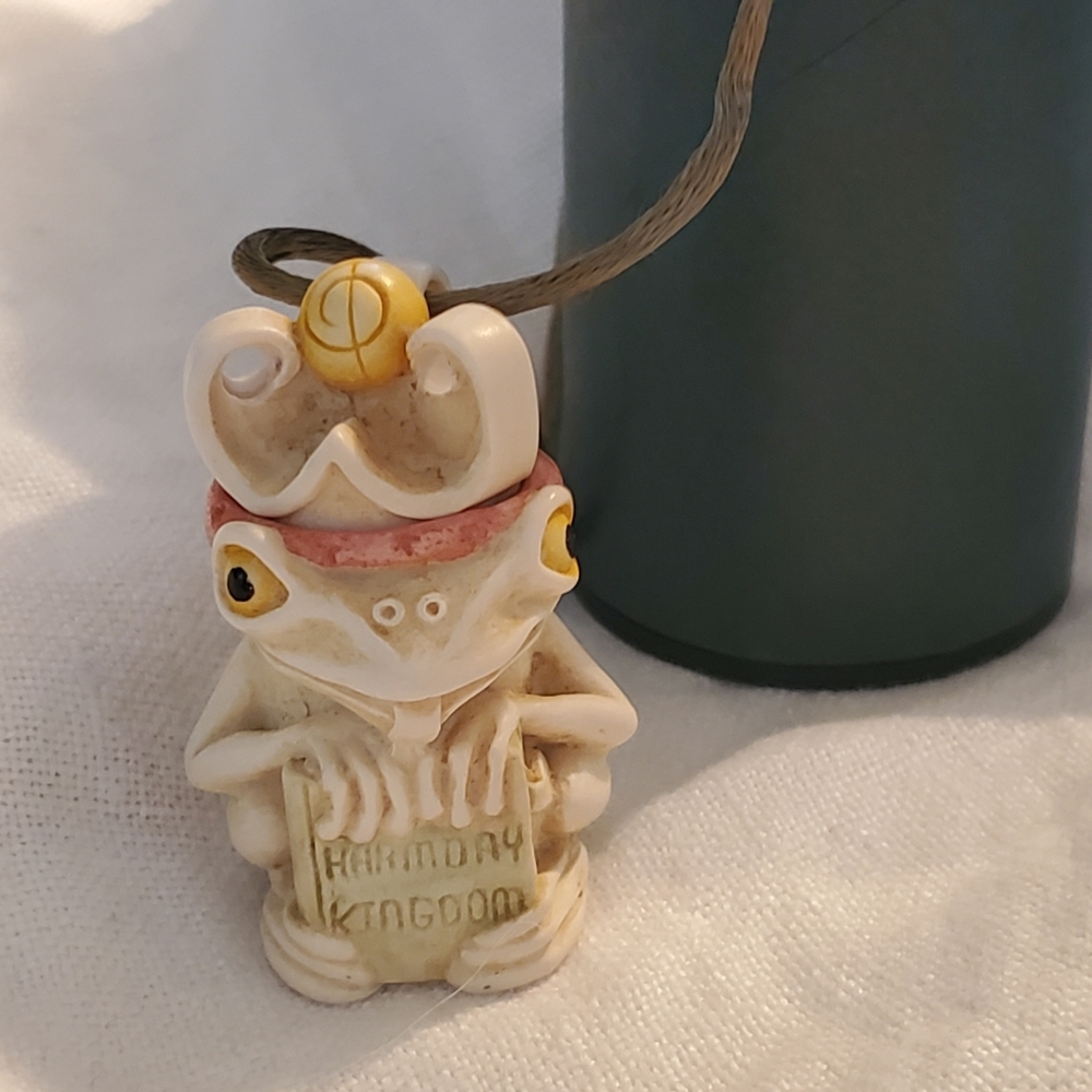 Harmony Kingdom Frog Prince Trinket Box Pendant NIB TJZFR Retired Garden… - Picture 12 of 16